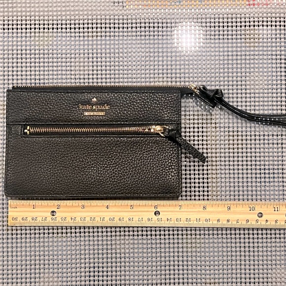 Brand new Kate Spade, clutch wallet. - Picture 2 of 3